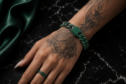 Bransoleta cuban gunmetal z zielonym diamentem syntetycznym