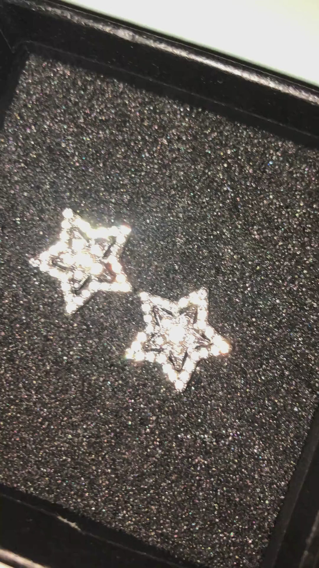 Kolczyki gwiazdy – błyszczące kolczyki