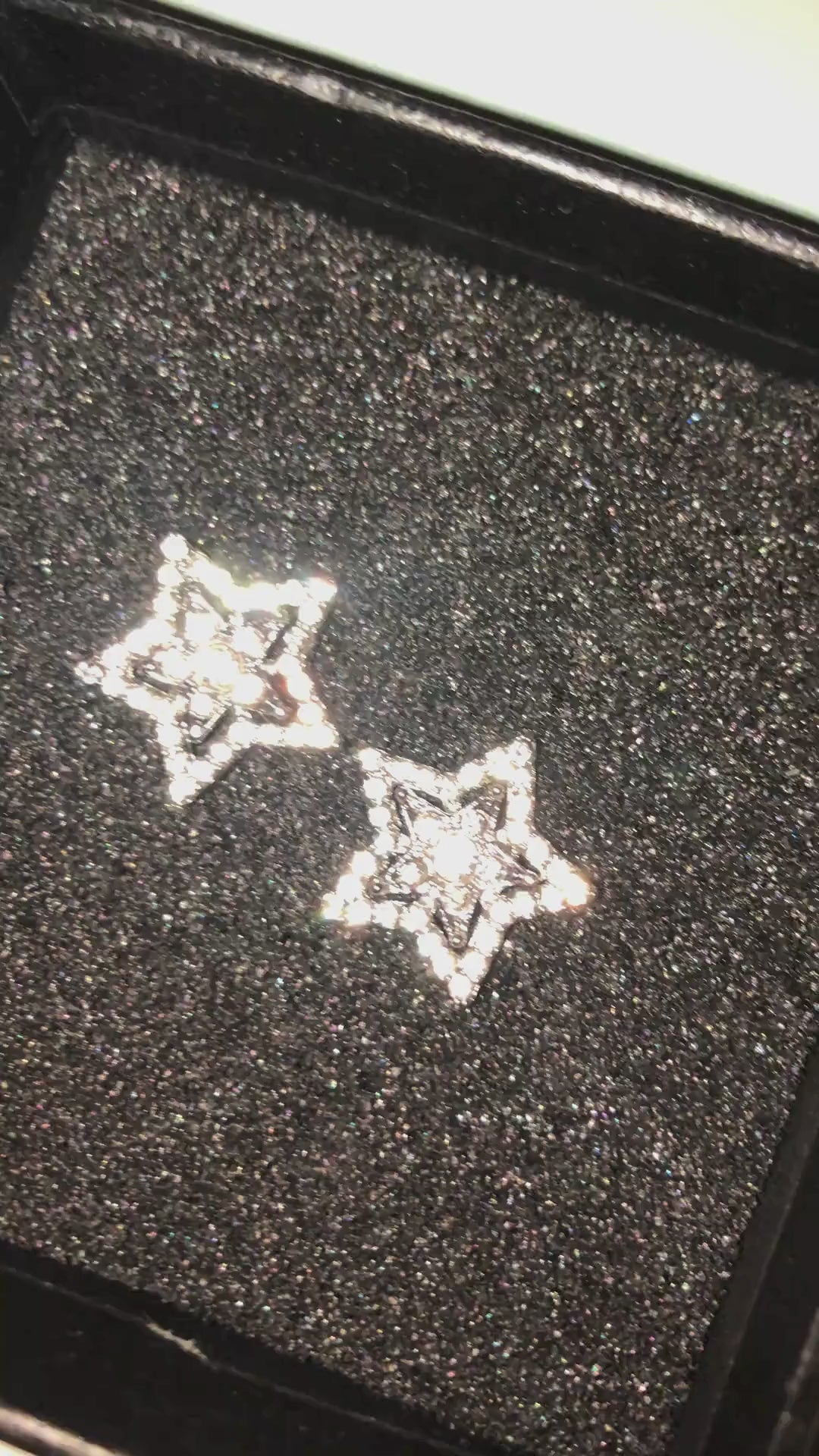 Kolczyki gwiazdy – błyszczące kolczyki